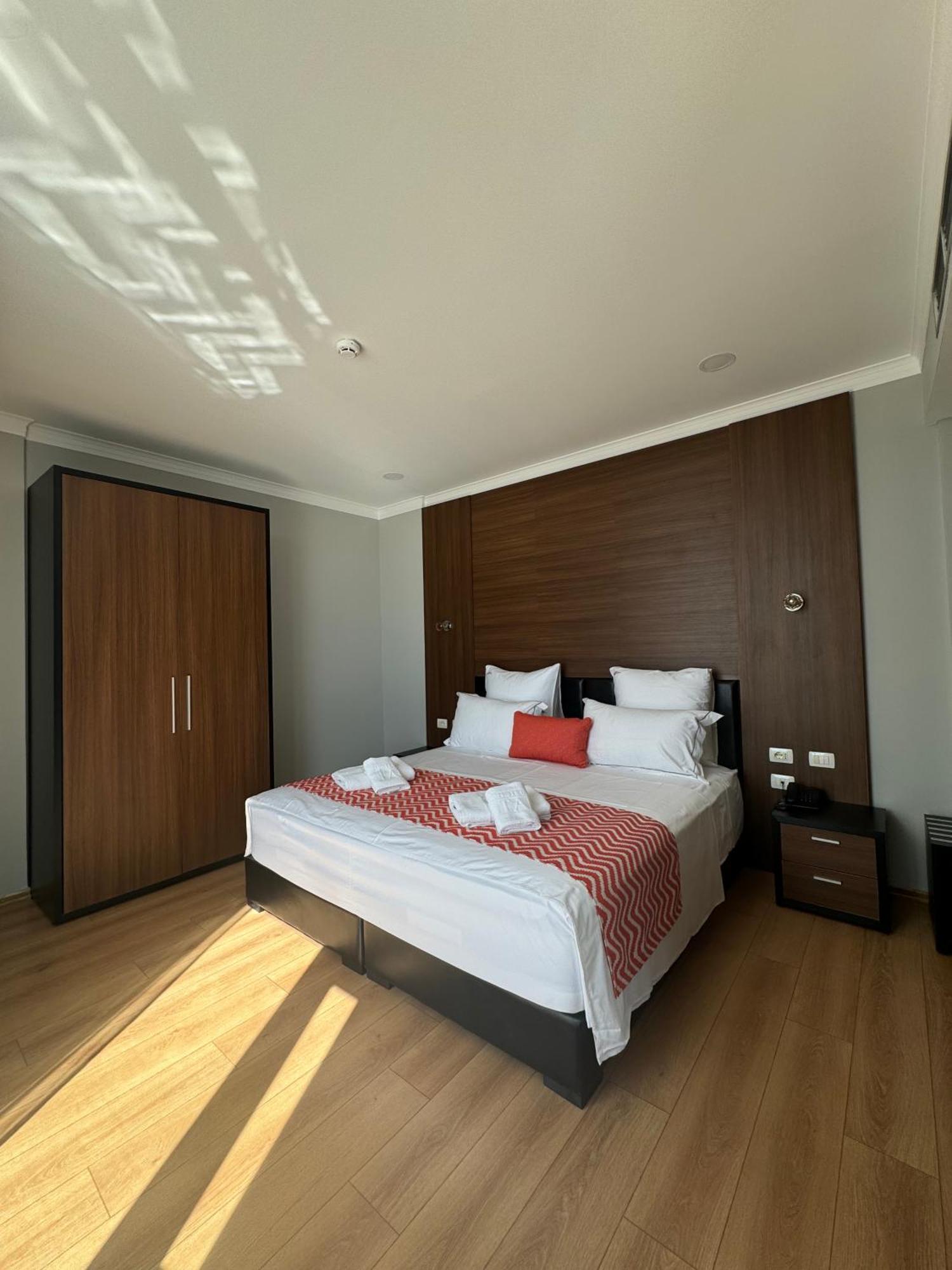 Hotel Britania Vlore Luaran gambar