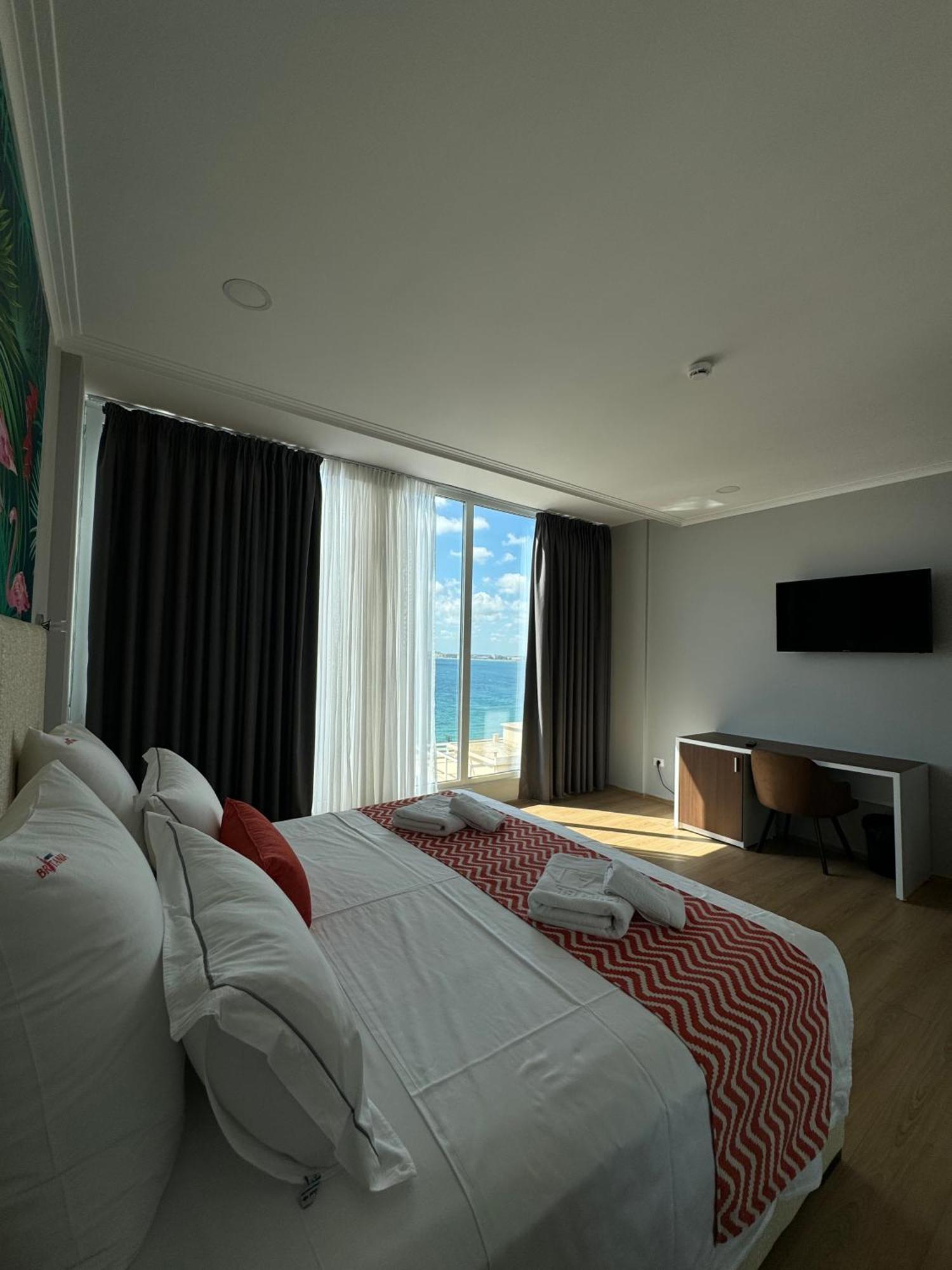 Hotel Britania Vlore Luaran gambar