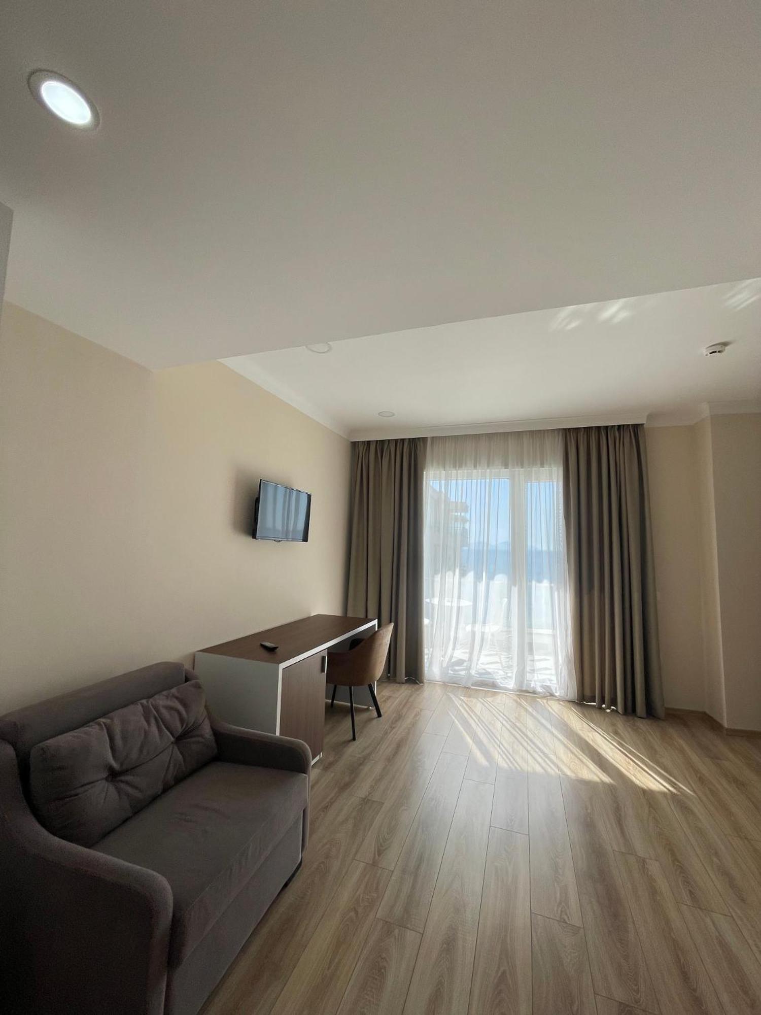 Hotel Britania Vlore Luaran gambar