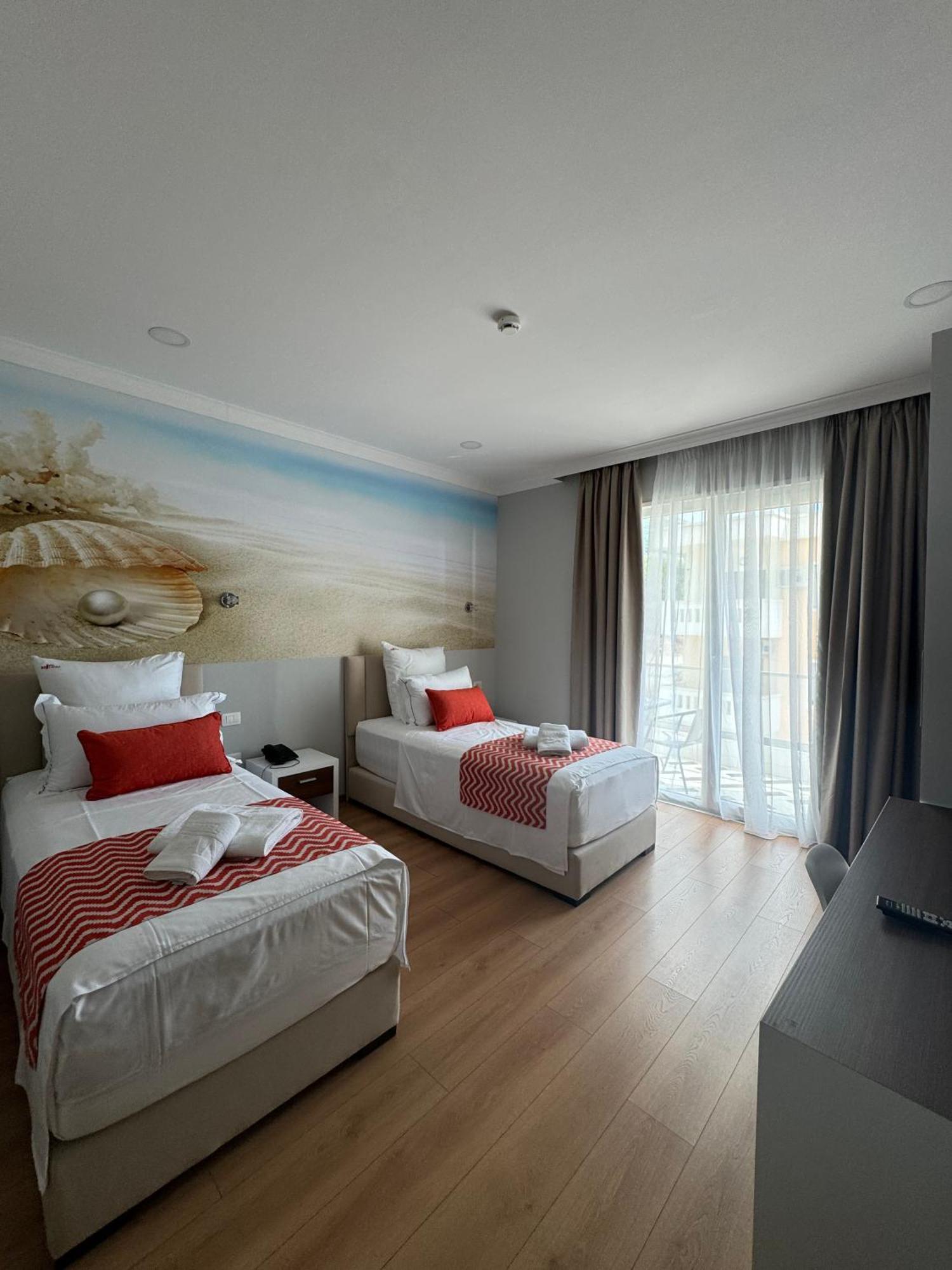 Hotel Britania Vlore Luaran gambar