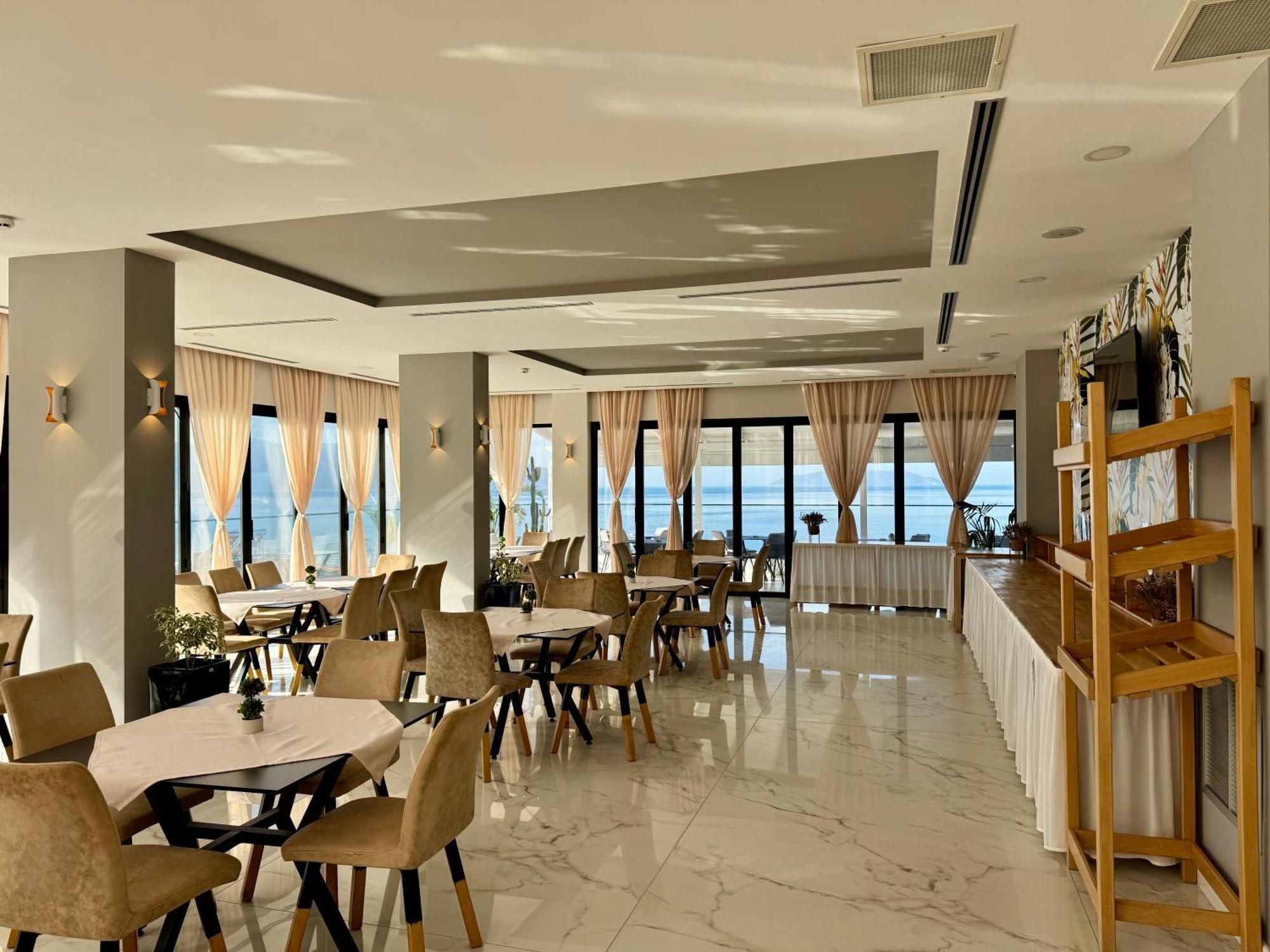 Hotel Britania Vlore Luaran gambar