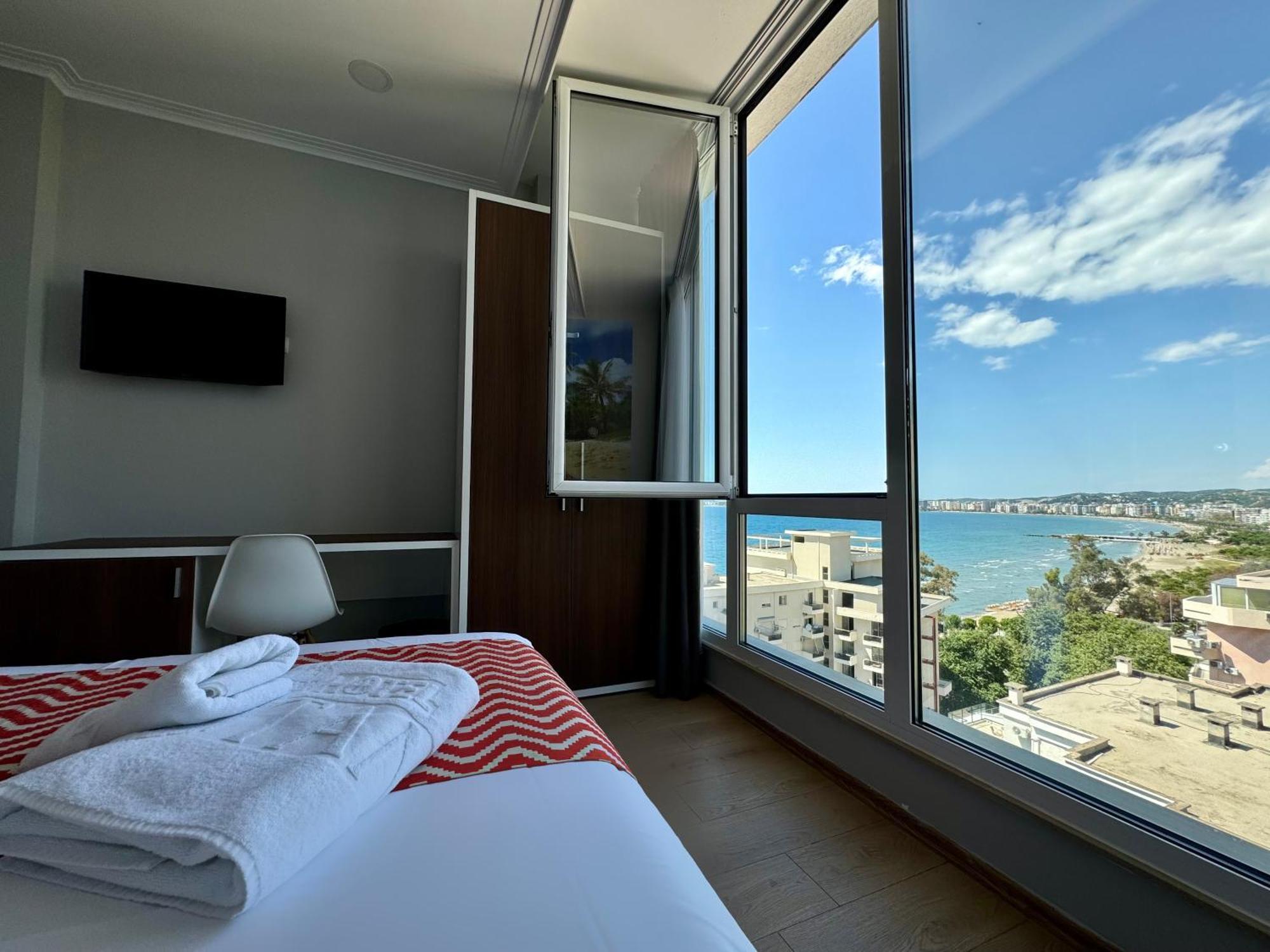 Hotel Britania Vlore Luaran gambar